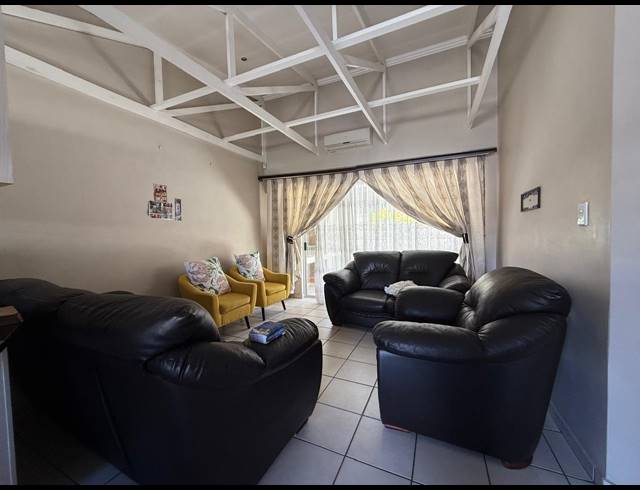3 BEDROOM TOWNHOUSE FOR SALE IN WATERVAL EAST
